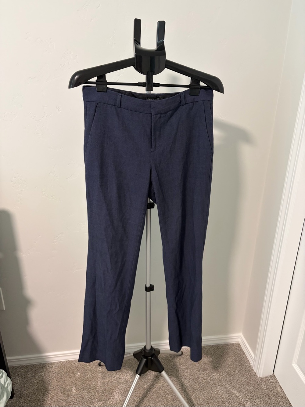 Women’s Banana Republic Logan Navy Slim Dress Pants Size 4